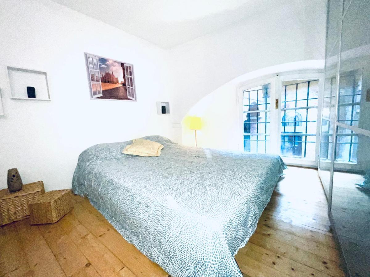 Apartment In 3 Minutes From Duomo Ingresso Via Dei Piatti 米兰 外观 照片